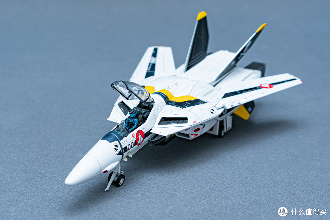 Ride of the Valkyries，Calibre Wings VF-1S 战机模型