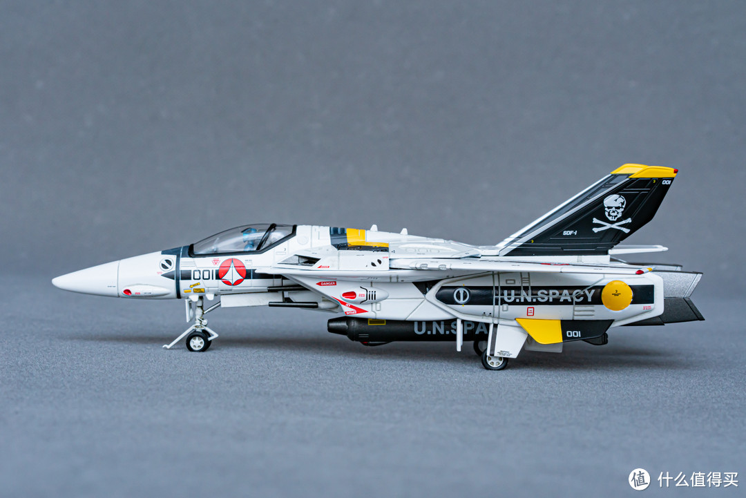 Ride of the Valkyries，Calibre Wings VF-1S 战机模型