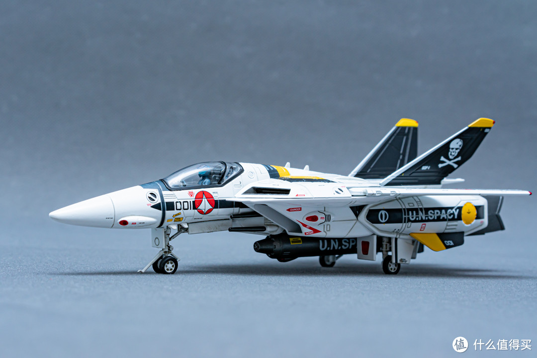 Ride of the Valkyries，Calibre Wings VF-1S 战机模型