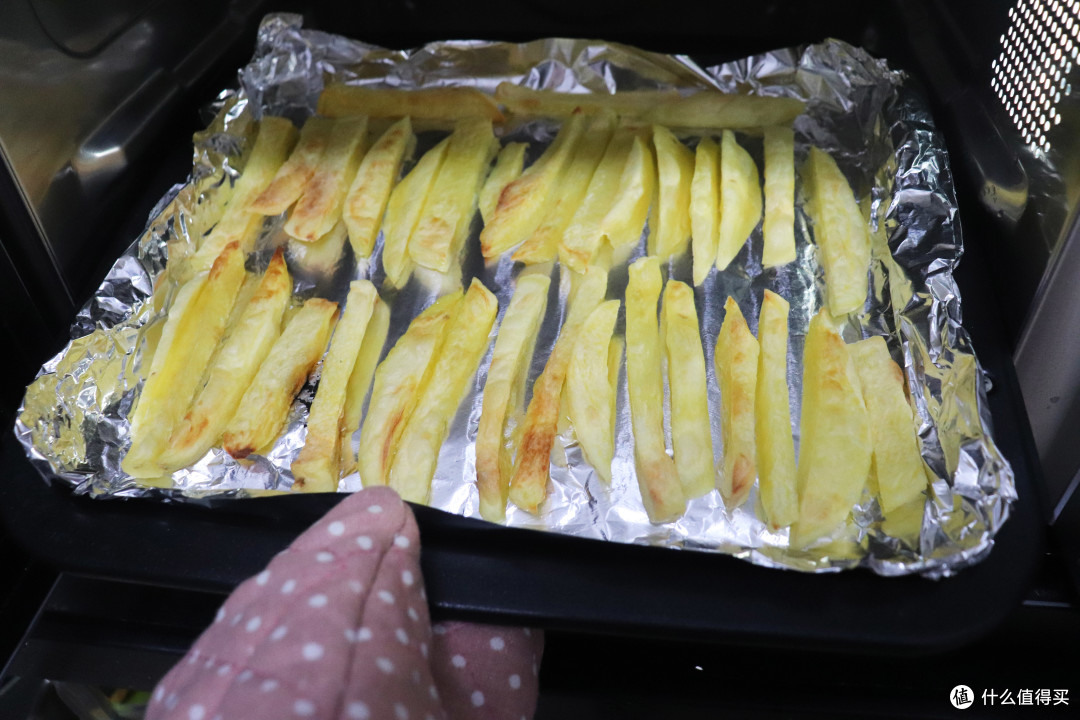 用八道菜带你探讨微蒸烤一体机的多种应用!格兰仕Q3微蒸烤一体机测评