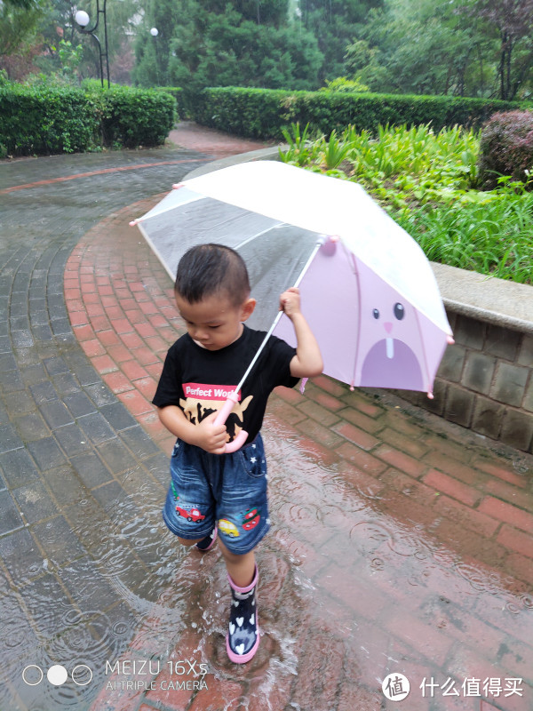 让孩子愉快的踩水坑， Hatley儿童雨鞋评测