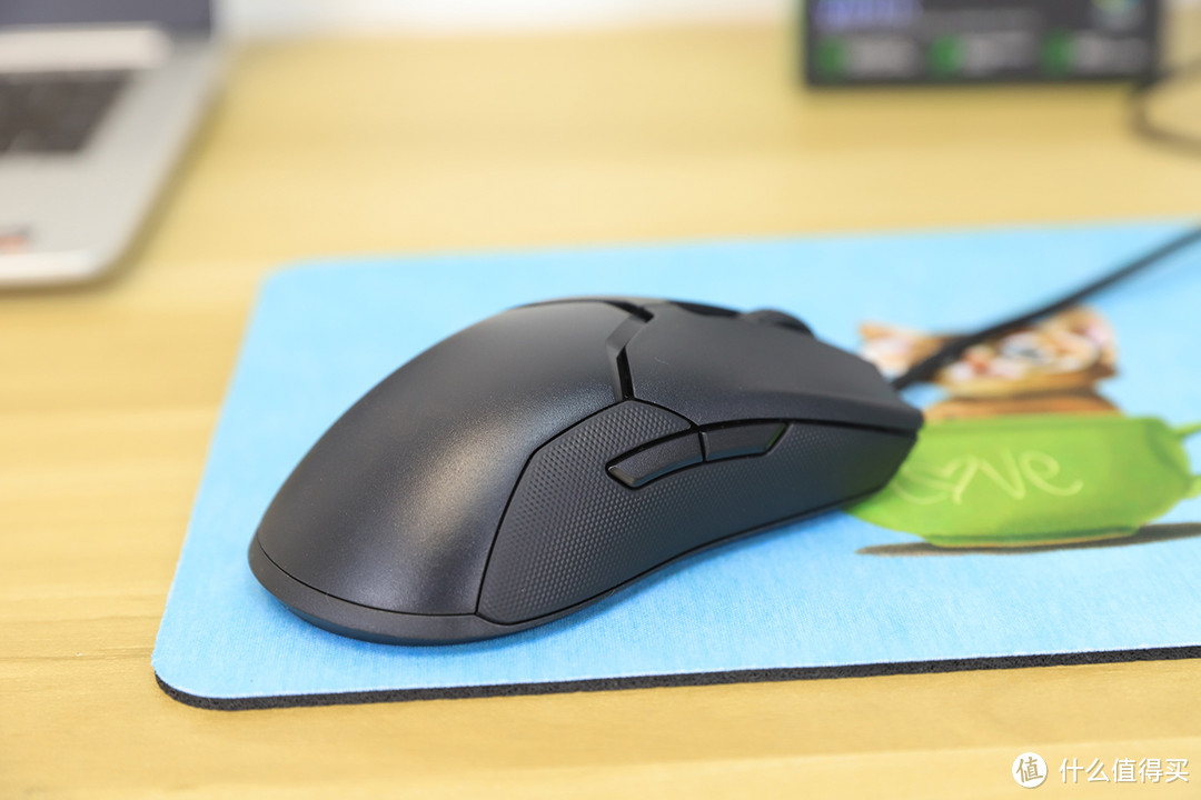 握了个69蛇,雷蛇Razer毒蝰