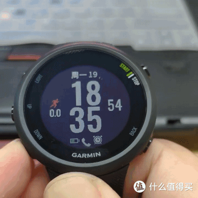 极具性价比的入门型运动智能手表,Garmin Forerunner 45 GPS 跑步训练腕表