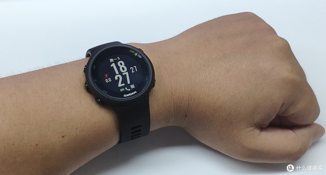 极具性价比的入门型运动智能手表,Garmin Forerunner 45 GPS 跑步训练腕表