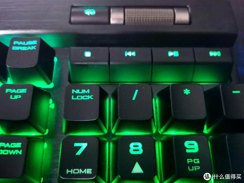 光污染机械键盘的终极方案？可能还不是 美商海盗船K70 RGB青轴机械键盘体验