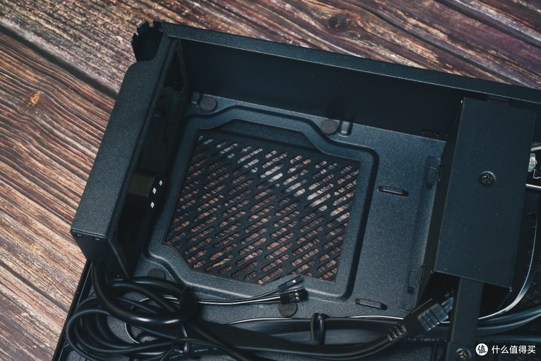 精工细作的瑞典ITX机箱，分形工艺NODE 202评测