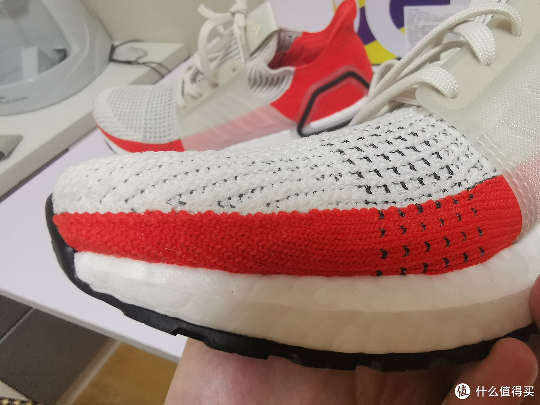 大繁若简——349元的Adidas 阿迪达斯 UltraBOOST 19 开箱