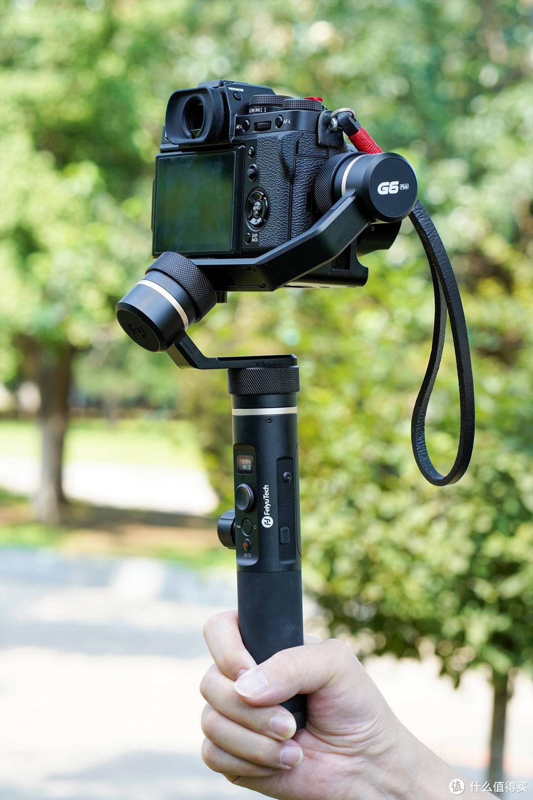 想拍好vlog，担心手抖？你需要一个万能的飞宇 G6 Plus相机稳定器