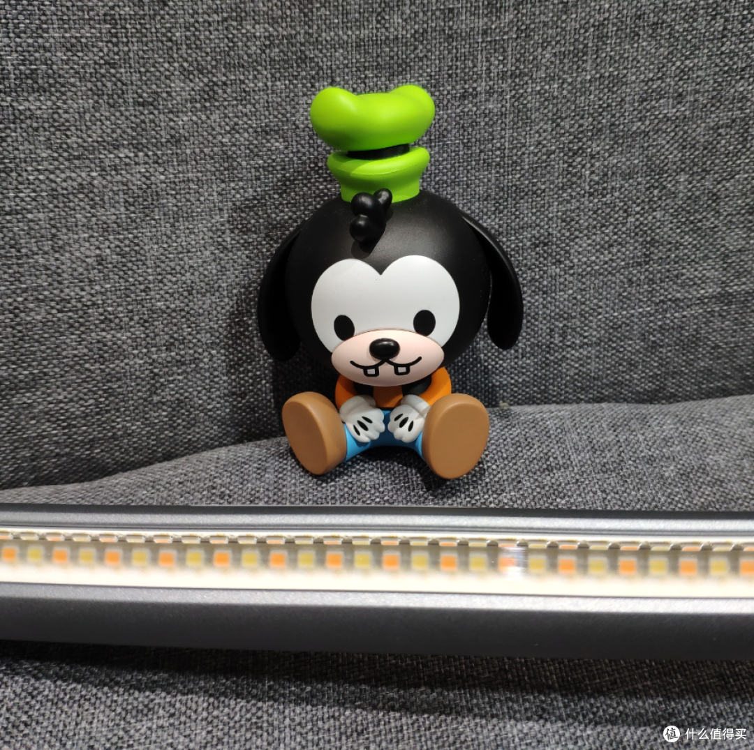 桌面大改造 显示器的完美搭档BenQ ScreenBar Plus开箱体验