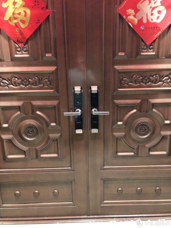这个就是安装后的效果图，非常好看，时尚高大上。家人都很喜欢。