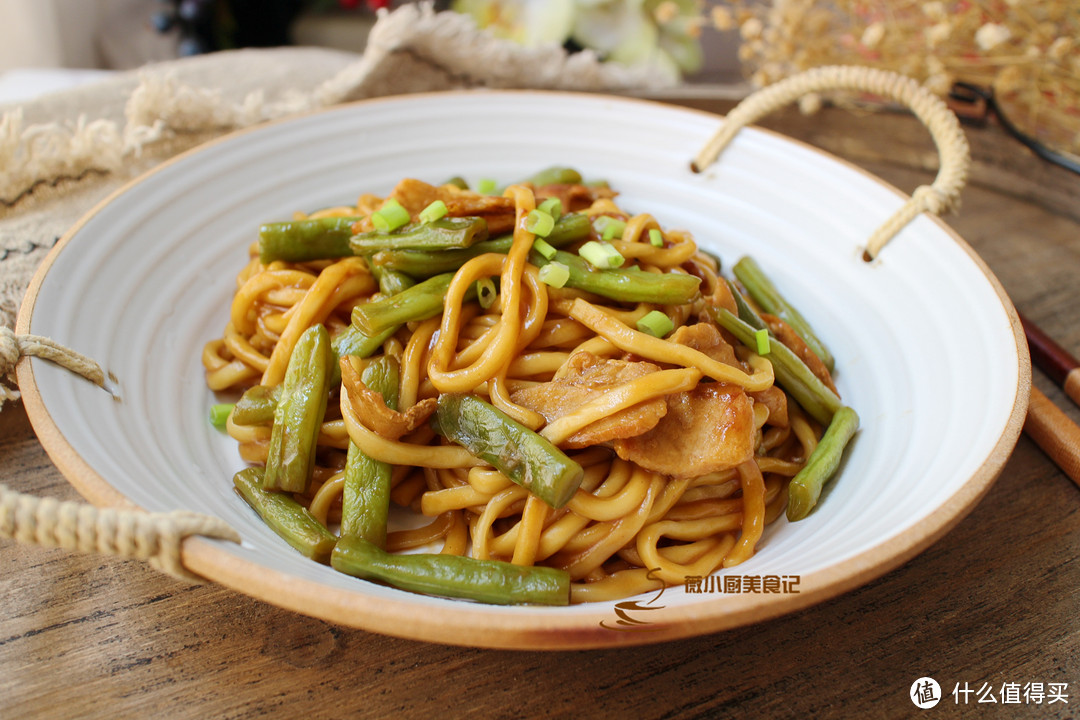 下班到家就爱做这道美食，1炒1焖，有菜有肉饭菜一锅出，真香