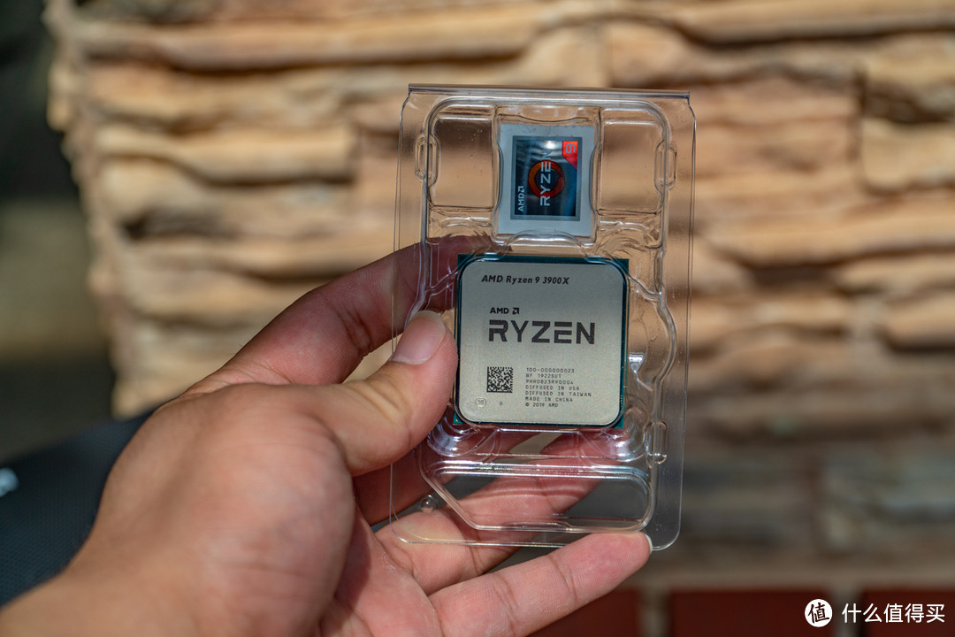 7nm锐龙八核顶配RYZEN 7 3800X干翻同频CORE I9 9900K！