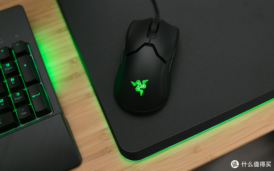 轻量化设计、光学微动加成之下，雷蛇Razer Viper毒蝰令游戏体验更进一步