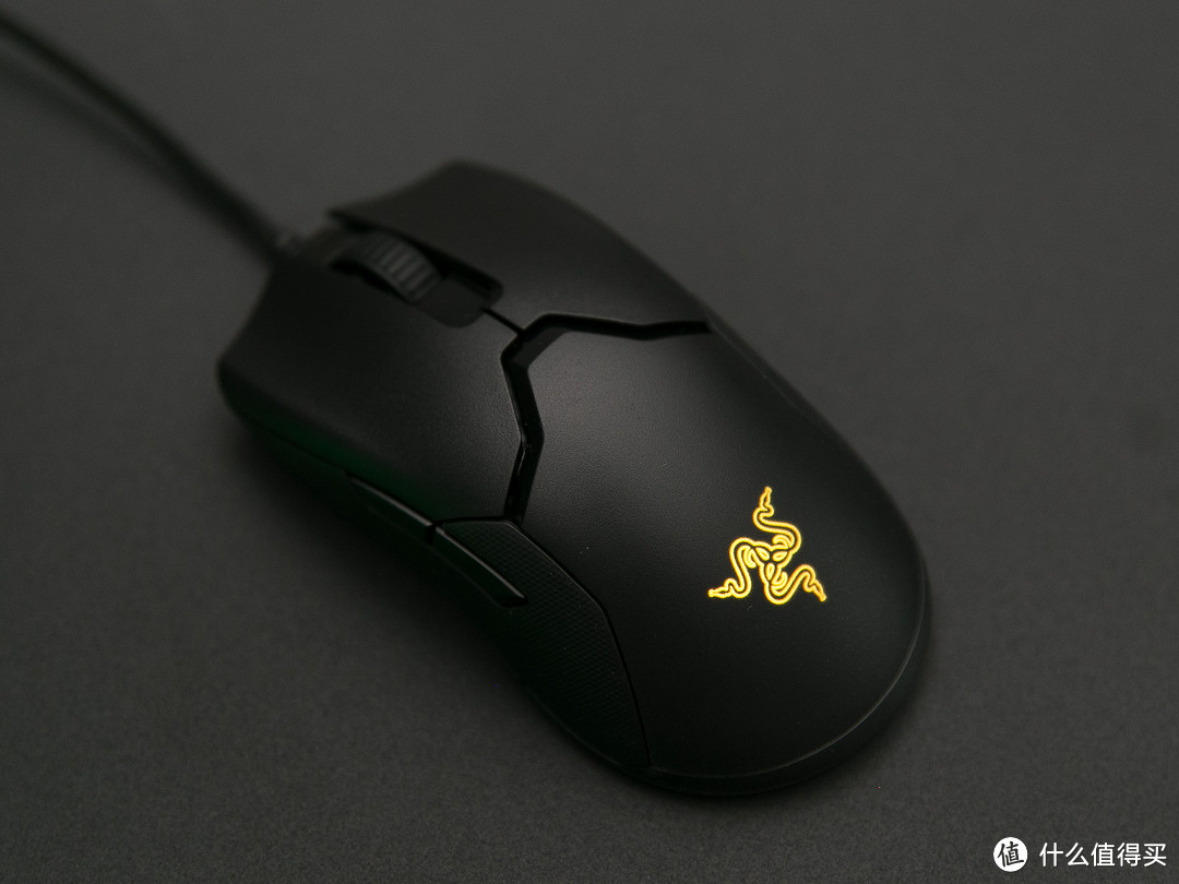 轻量化设计、光学微动加成之下，雷蛇Razer Viper毒蝰令游戏体验更进一步