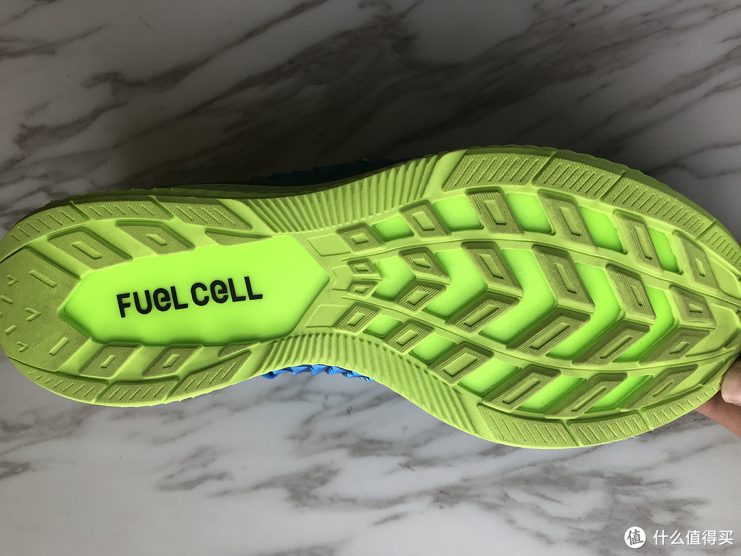 千万别被“*级”二字给蒙蔽了——New Balance FuelCell系列MFLCLBL缓震跑鞋