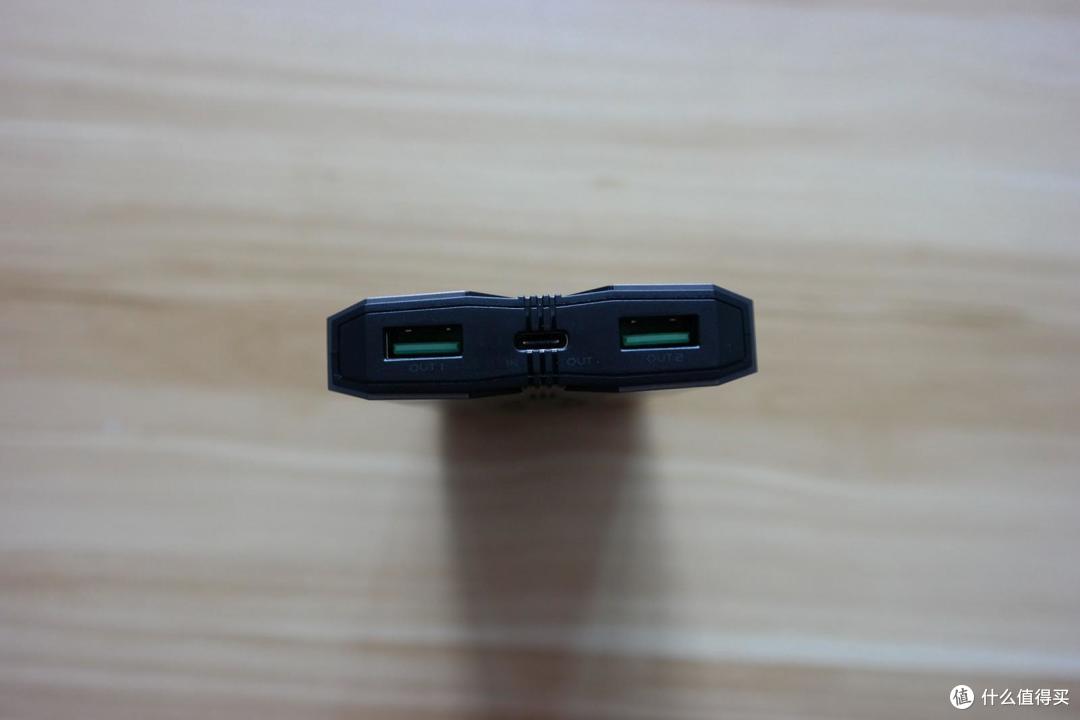 黑鲨双向快充移动电源开箱！与黑鲨游戏手机是真般配
