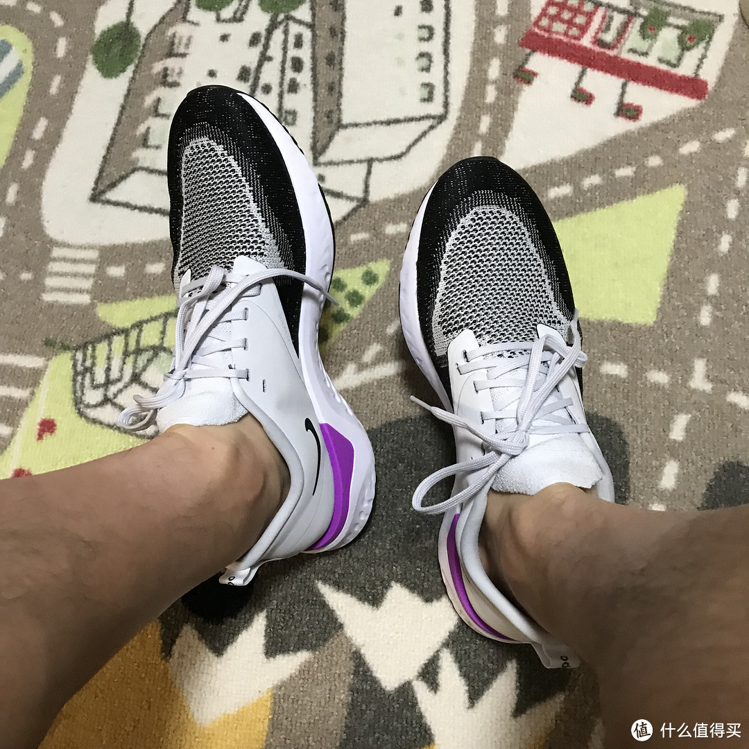 Nike Odyssey React Flyknit 2跑鞋