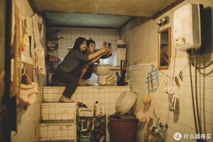 因为在底层,所以马桶要在高处,不然会倒灌。