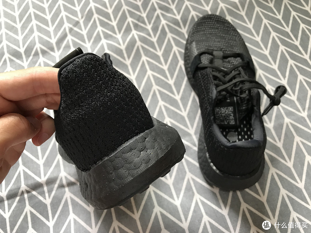 adidas SenseBOOST GO U跑步鞋