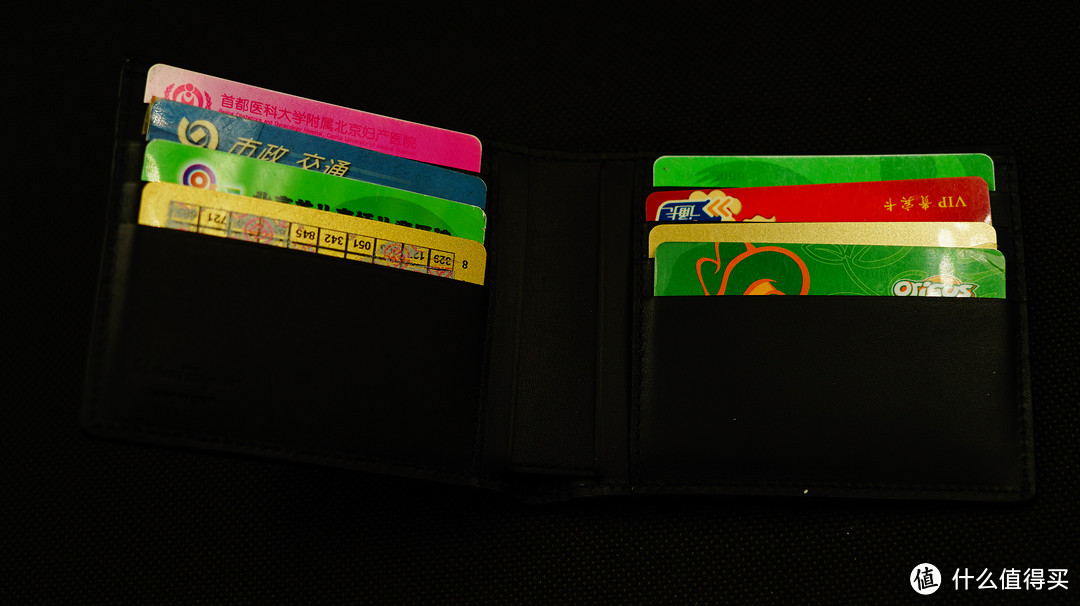 第一次买这个品牌：SALVATORE FERRAGAMO 菲拉格慕 Gancin系列 男士双折钱包