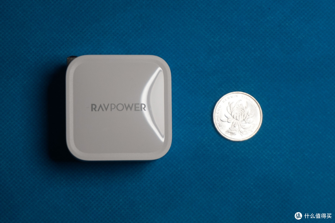 一个解决不同设备充电问题的-RAVPower 61W氮化镓充电器评测
