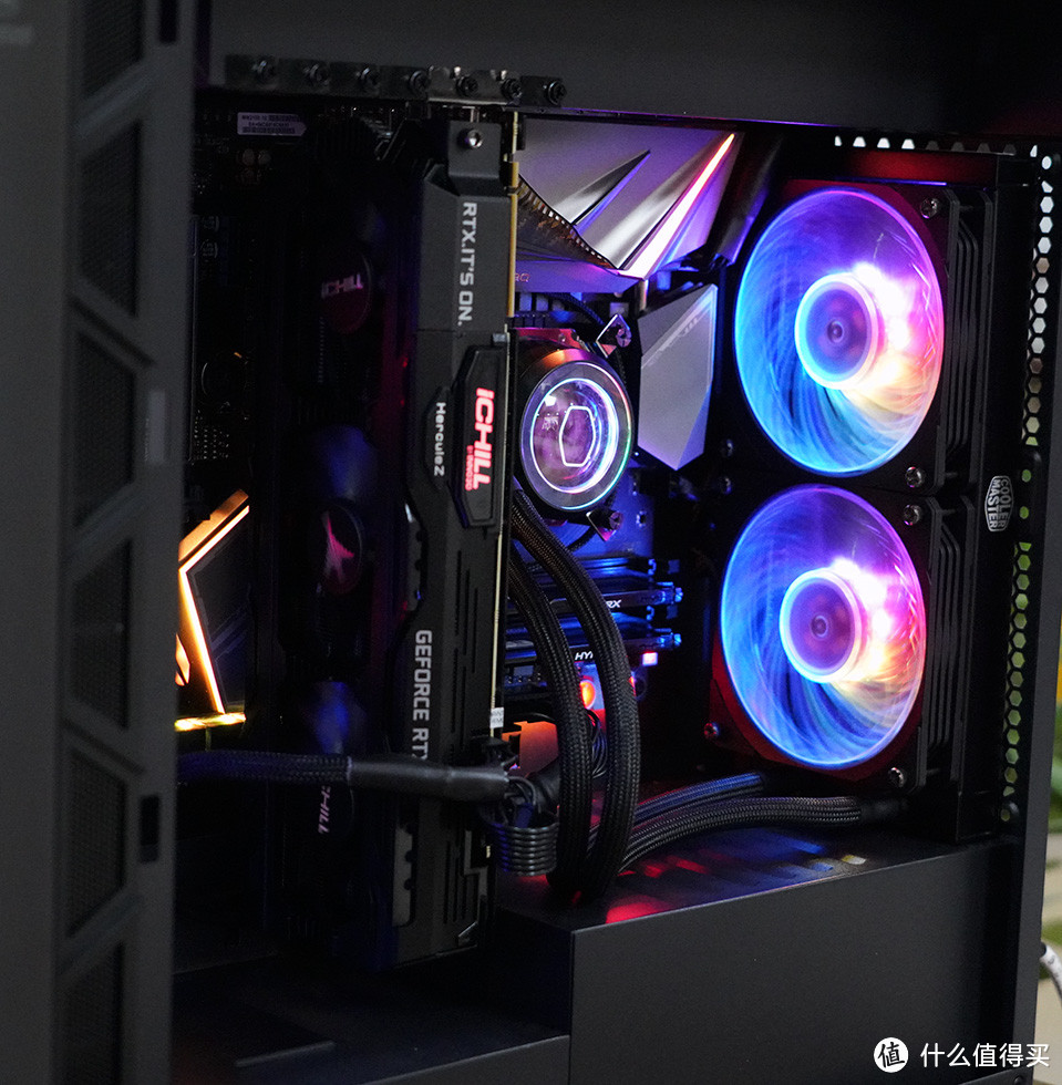 趣味测试 ATX3.0架构 垂直显卡位机箱在散热方面会有优势吗