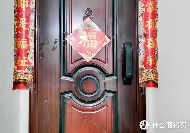 不用指纹、不用钥匙，在门口站一下自动开门：德施曼小嘀R5智能锁