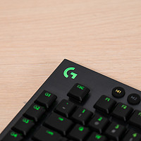罗技G913无线机械键盘灯光效果(手感|蓝牙连接|续航)