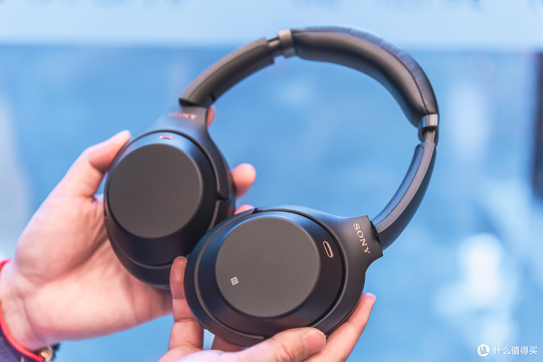 索尼WH-1000XM3、BOSE 700横评 高人气无线降噪耳机谁更值?