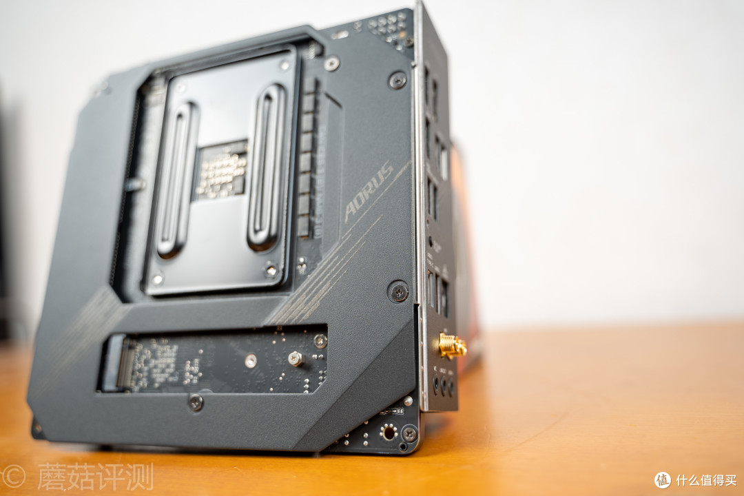 稳坐X570 ITX主板的头把交椅——技嘉X570 I AORUS Pro Wifi主板 拆解赏析