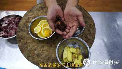 厨师长教你:“糖醋排骨”的创新做法,味道香甜不腻口!