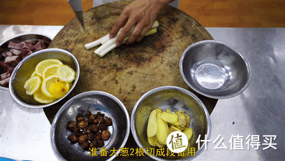 厨师长教你:“糖醋排骨”的创新做法,味道香甜不腻口!