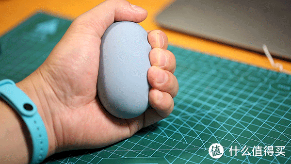 这是一颗有手感的“蛋”-云麦智能减压捏捏球