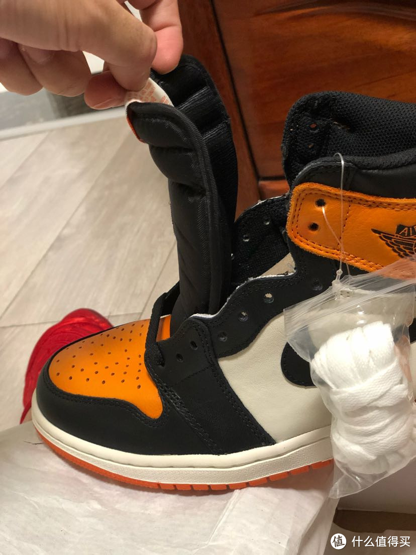 AIR JORDAN 1 "Shattered Backboard "