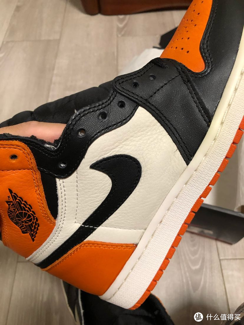 AIR JORDAN 1 "Shattered Backboard "