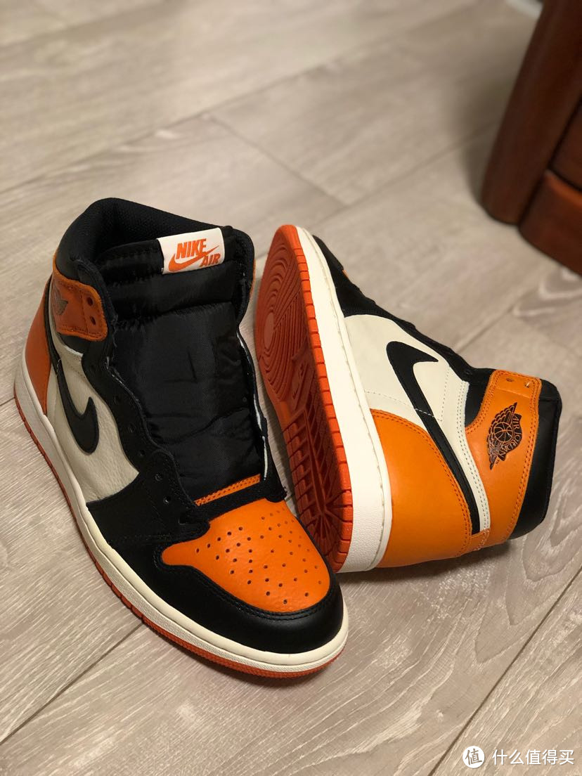 AIR JORDAN 1 "Shattered Backboard "