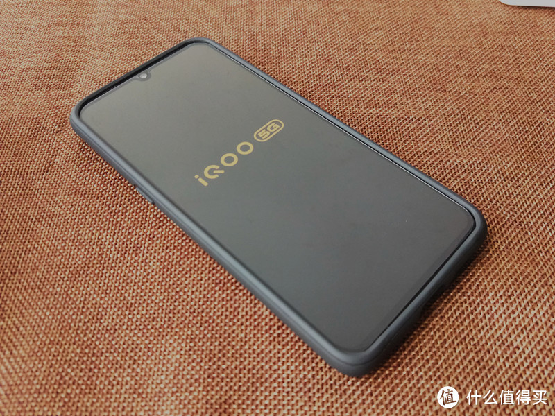 生而强悍的5G旗舰手机说的就是vivo iQOO Pro 5G版