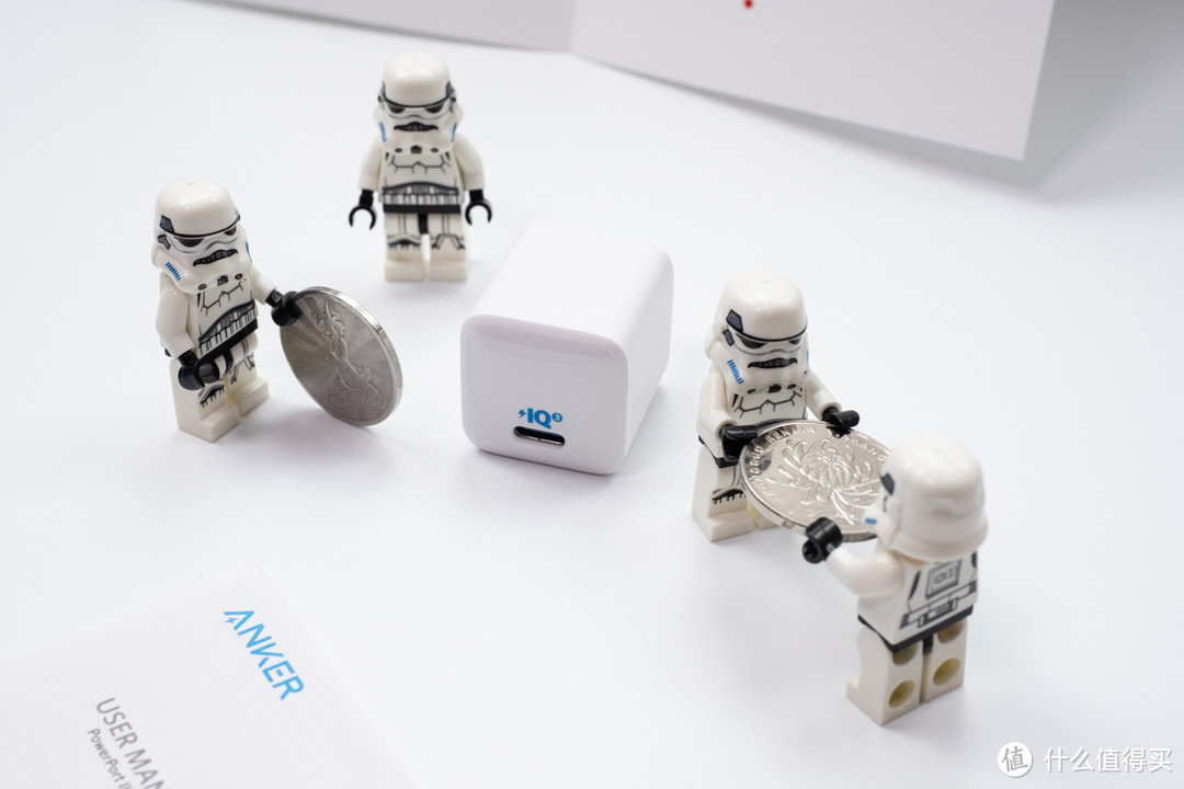 把苹果「五福一安」给抛弃了,换上一样大小的18W PD快充充电器:Anker PowerPort III Nano 体验分享