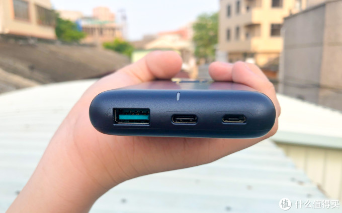 双向快充，18W快充充电宝，出行利器，罗马仕WSL10简单体验
