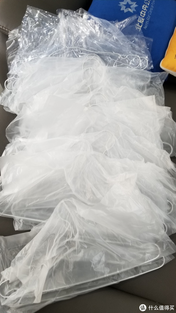 送的20几个铝合金晾衣架！