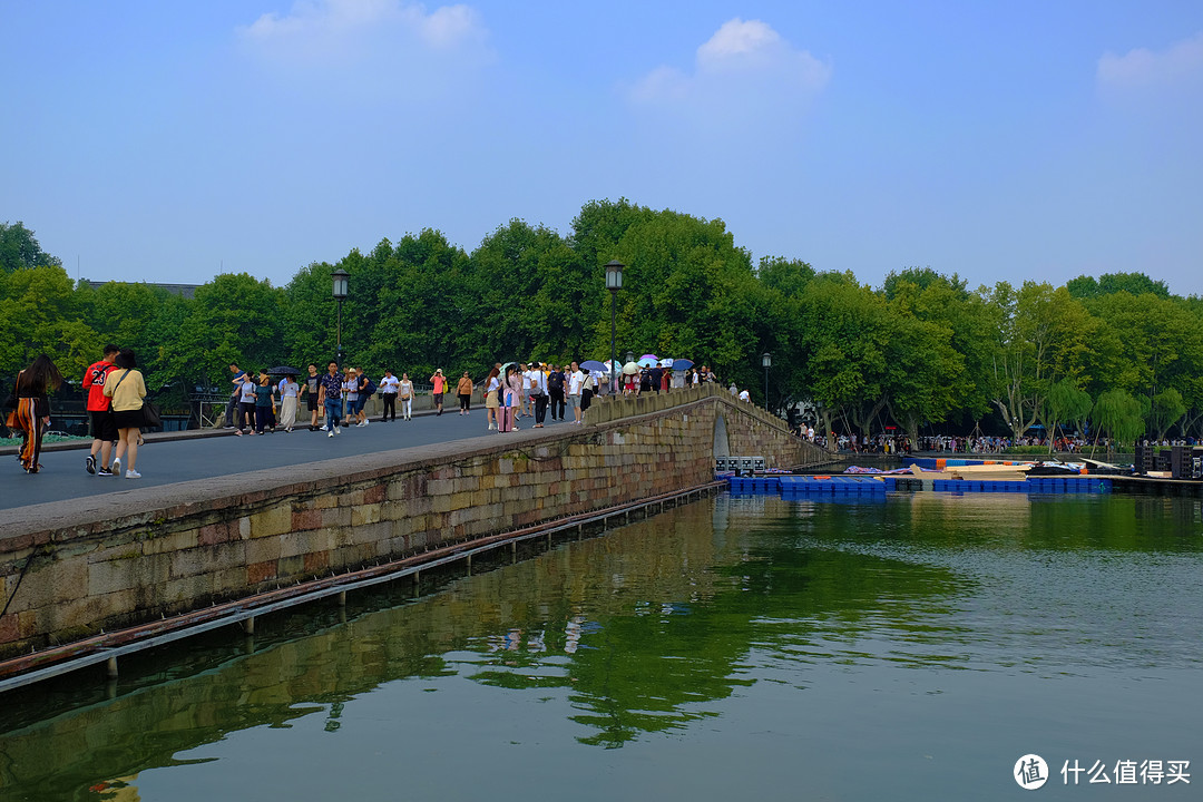 賞西湖美景杭州斷橋半日遊記