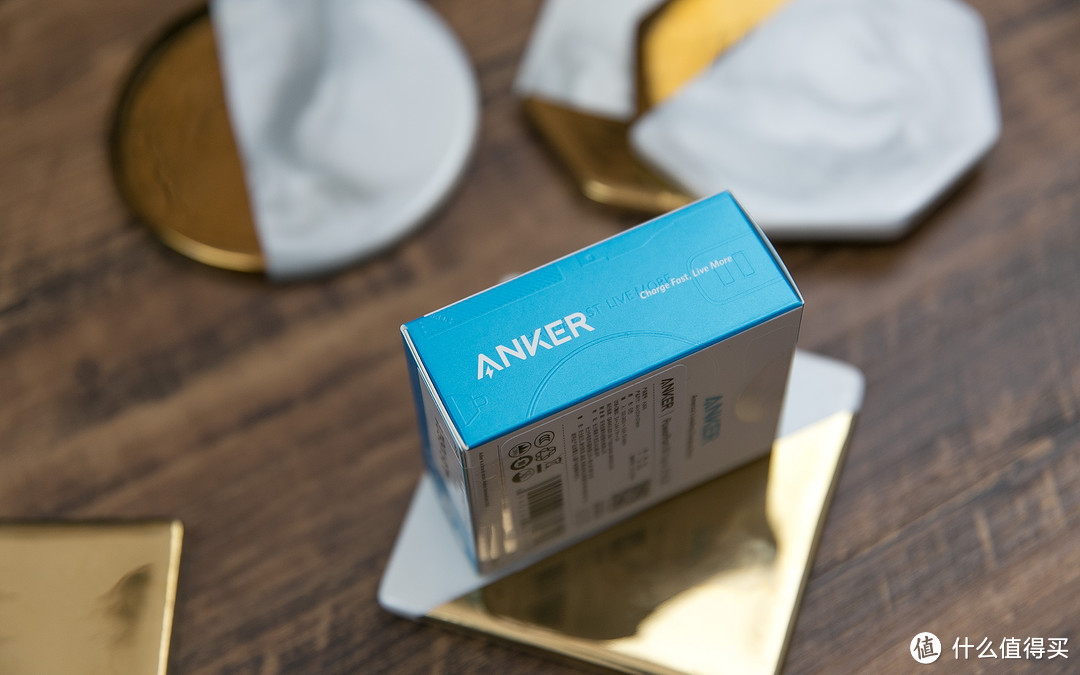 性能与体积兼顾，Anker 18W PD快充让你坚决扔掉苹果祖传五福一安