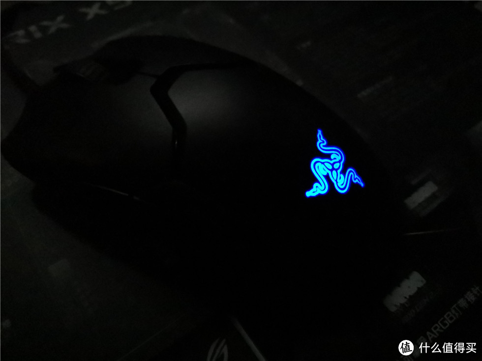 雷蛇Razer新品毒蝰上手体验——69蛇不止闷骚,还有轻盈灵敏