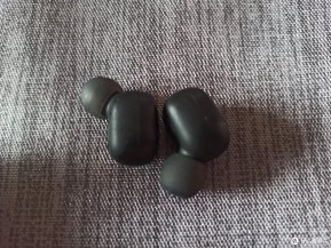 小米 RedmiAirDots（99元廉价机里面的精品机）分体蓝牙耳机