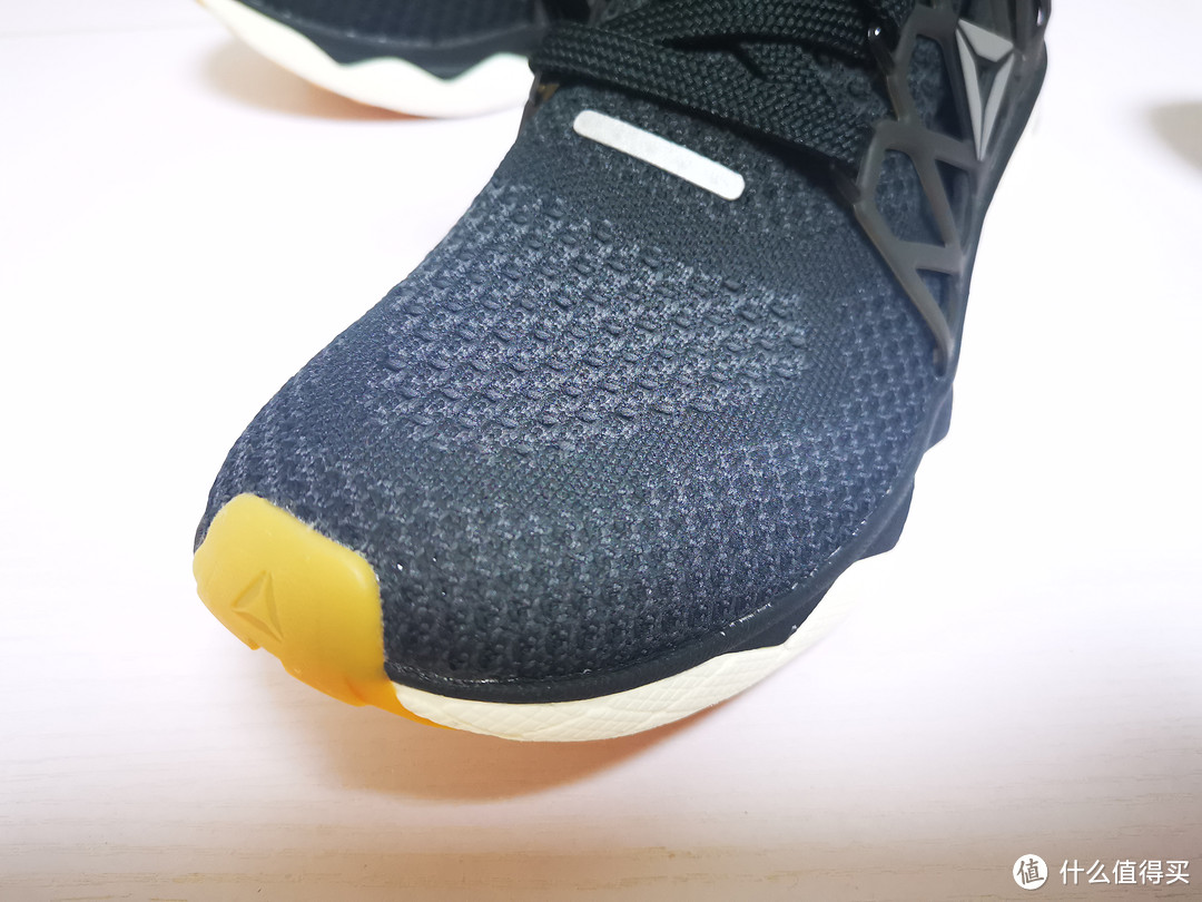 一双绝不该被忽视的*级跑鞋——Reebok 锐步 Floatride Run ULTK 开箱