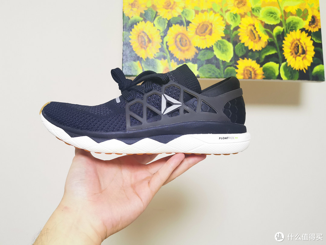 一双绝不该被忽视的*级跑鞋——Reebok 锐步 Floatride Run ULTK 开箱