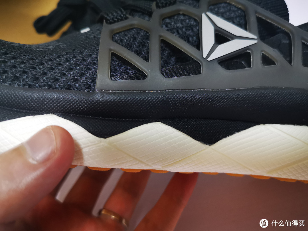 一双绝不该被忽视的*级跑鞋——Reebok 锐步 Floatride Run ULTK 开箱