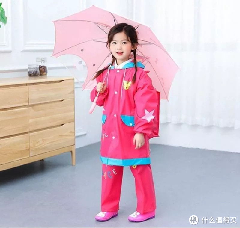 看完这篇7款雨衣评测，让宝宝不再参加“雨天尬衣秀”！