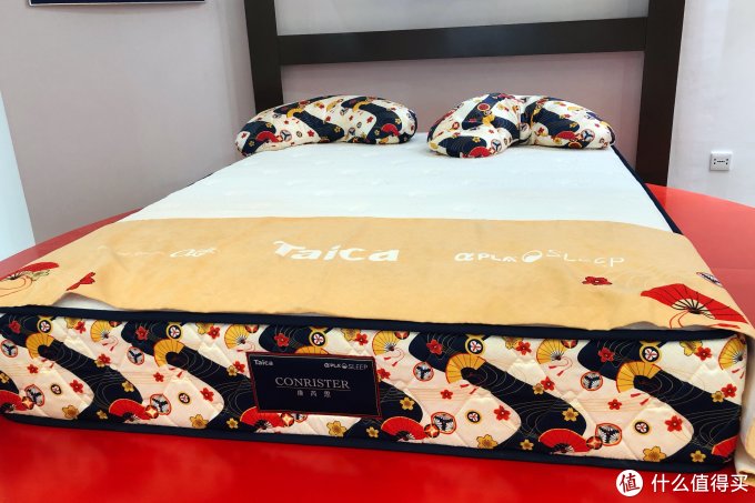 Furniture China 2019:怎么可以把家具设计的这么好看!(大量展会产品图片欣赏)