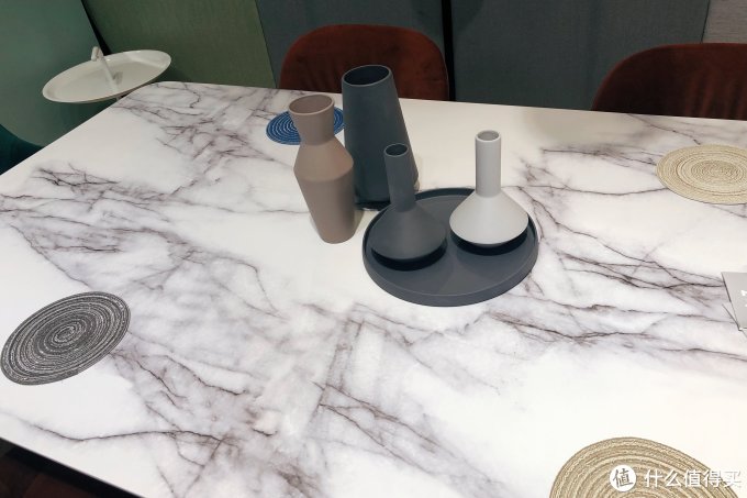 Furniture China 2019:怎么可以把家具设计的这么好看!(大量展会产品图片欣赏)